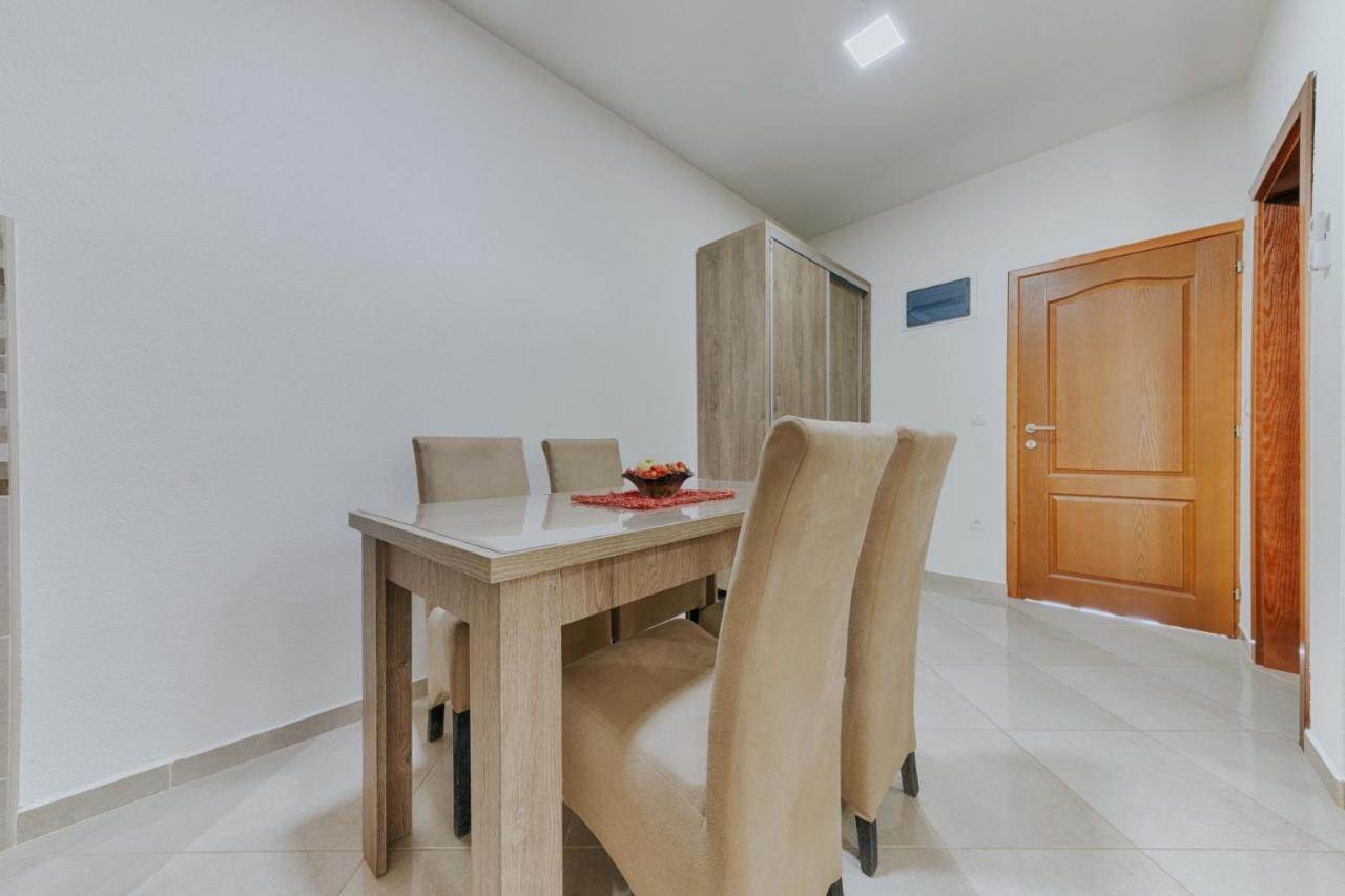 Sea Garden Apartments Dobra Voda Exterior foto