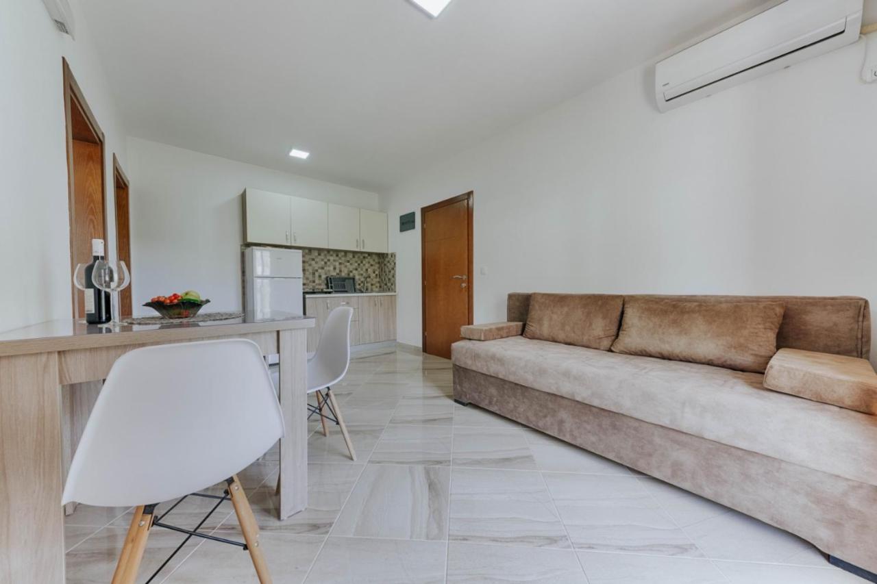 Sea Garden Apartments Dobra Voda Exterior foto
